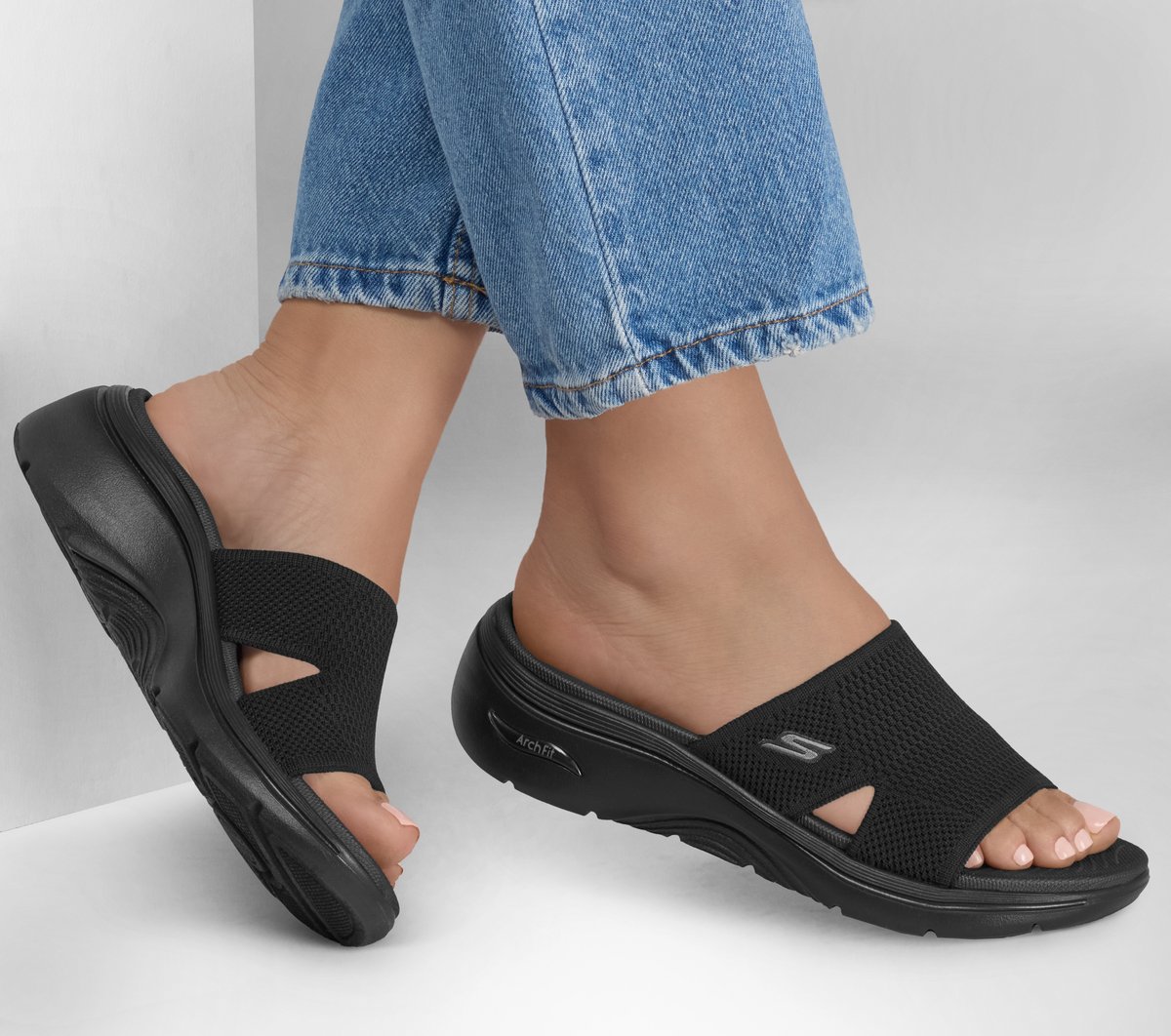 Skechers Everyday - GO WALK Arch Fit 2.0 Sandal - Dakota