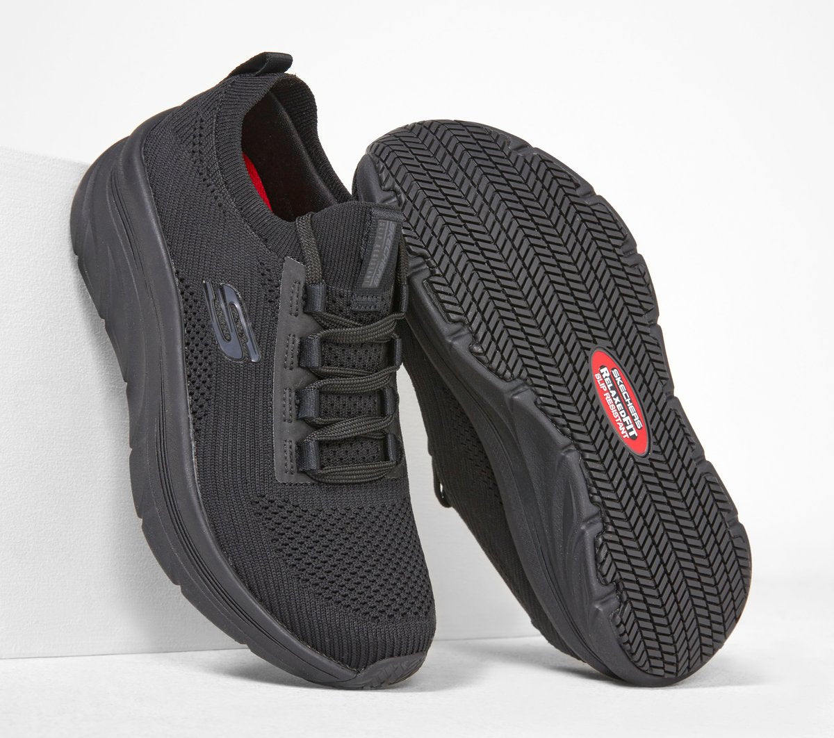Skechers Essential - Work Relaxed Fit: D'Lux Walker SR - Ozema