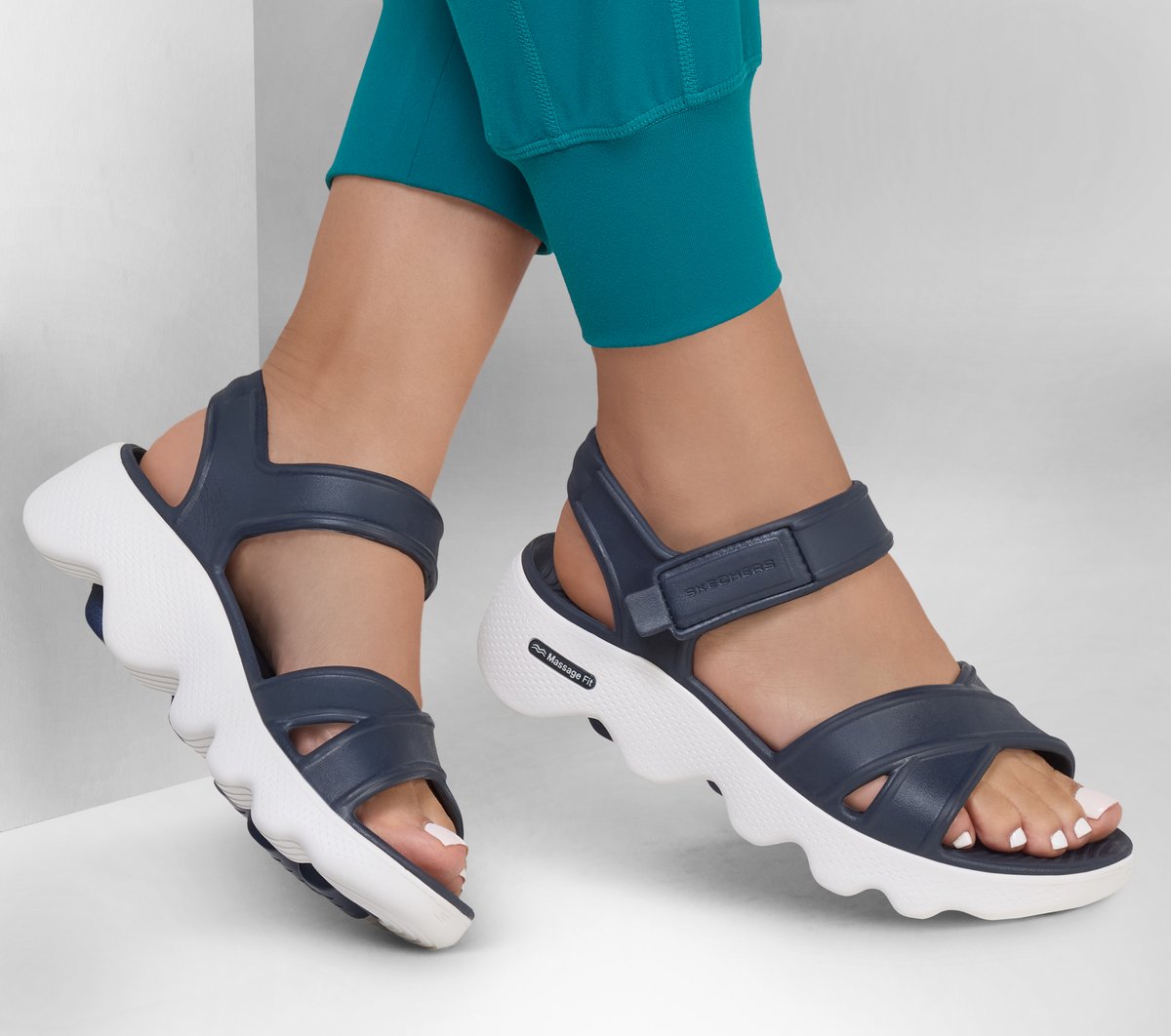 Skechers Exclusive - Foamies: Massage Fit Sandal - Heartfelt