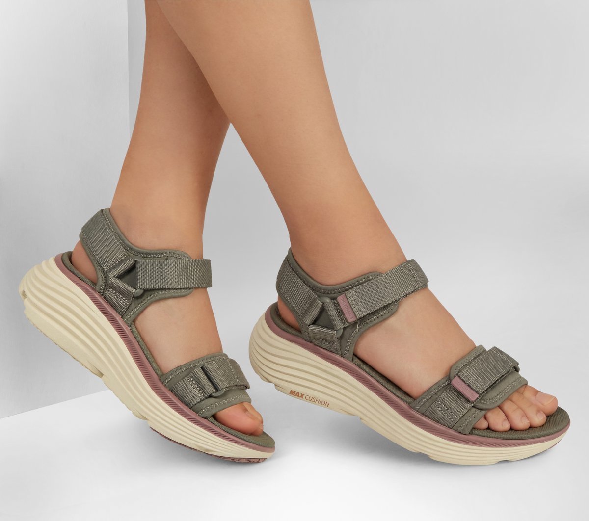 Skechers Essential - Max Cushioning Endeavour Sandal - Miranda